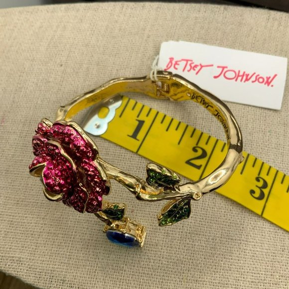 Betsey Johnson NWT Rose Branch Hinged Cuff Bracelet - Picture 5 of 5